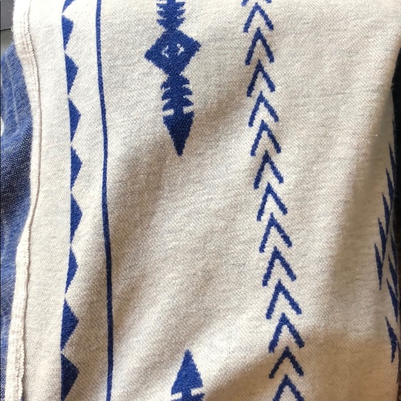 Aztec Poncho - Picture 2 of 2